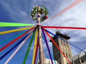 Maypole top with ribbons
