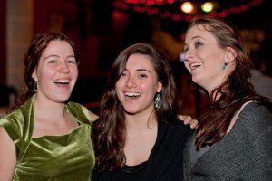 Pub Sing girls